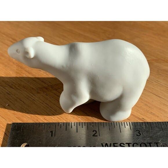 Vintage Hallmark Polar Bear Figurine 1979 3.5" x 1" x 2" Porcelain Bisque - Picture 2 of 8